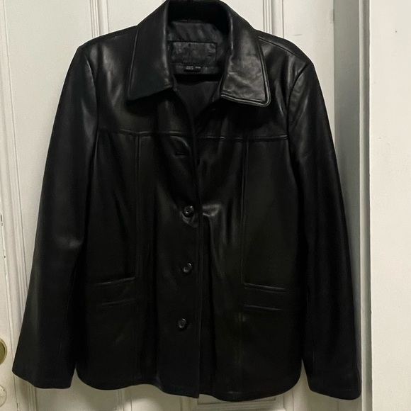 NUAGE Leather Jacket - Picture 12 of 12